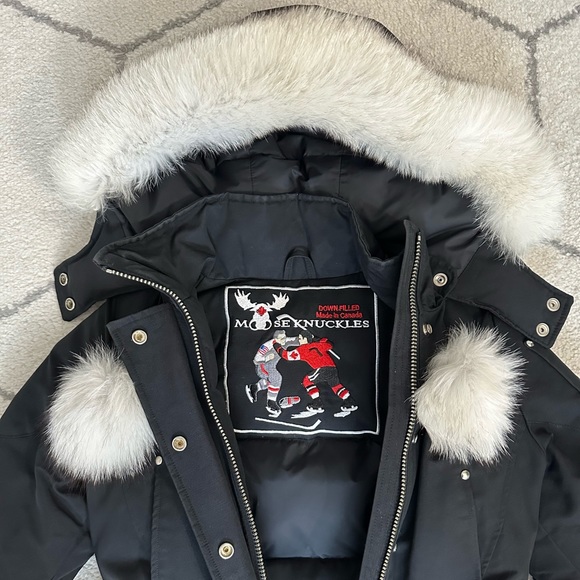 Moose Knuckles Women’s Stirling Parka - Picture 4 of 6